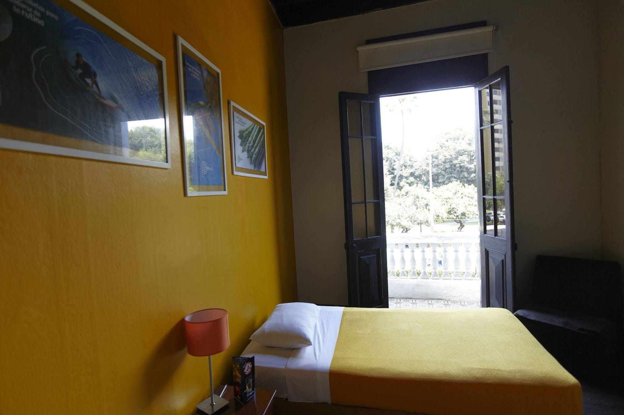 Flying Dog Lima B&B מראה חיצוני תמונה